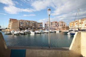 206 Appartement T2 climatisé coin cabine vue port 4 personnes à Frontignan Plage
